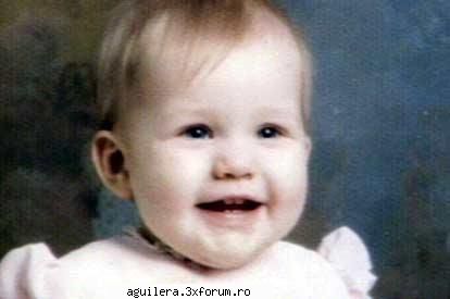 bebelus frumossss :nebun:  :nebun:  :nebun: cand era mica